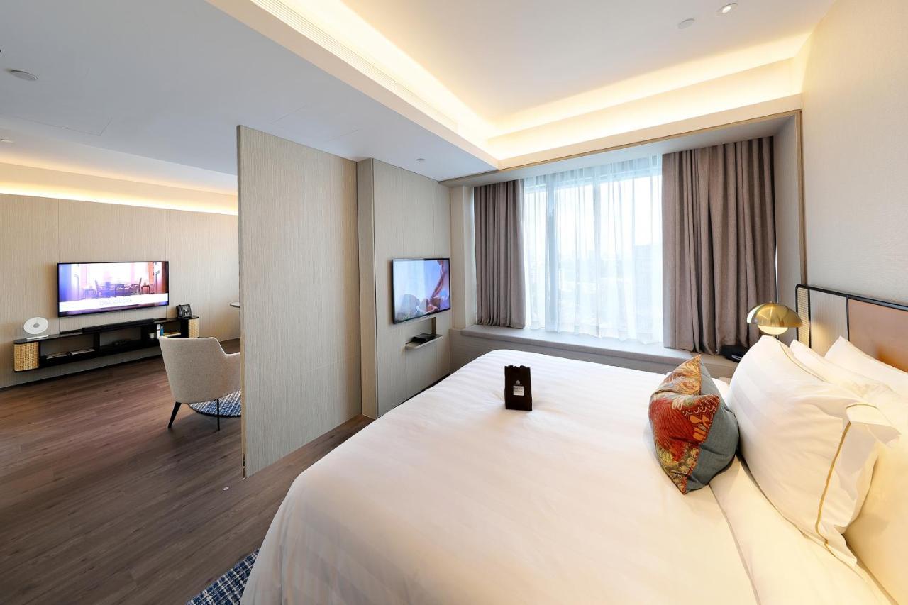One-Bedroom Premium Suite