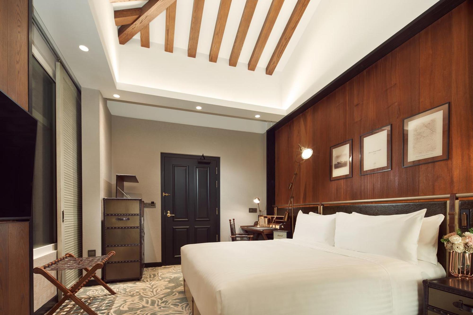 Premier Room Balcony,1774023634:JPEG