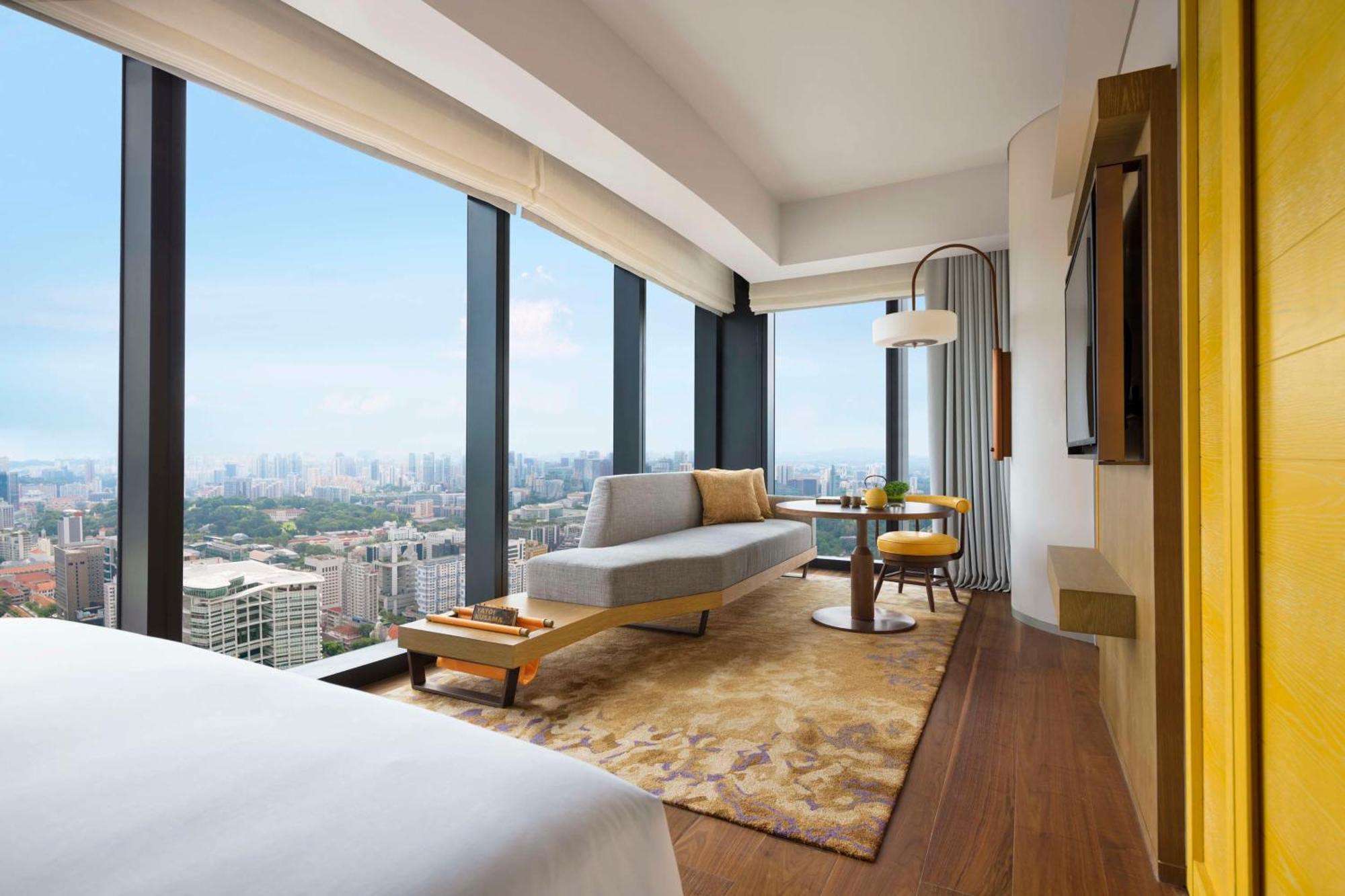 Deluxe Corner King Room City View