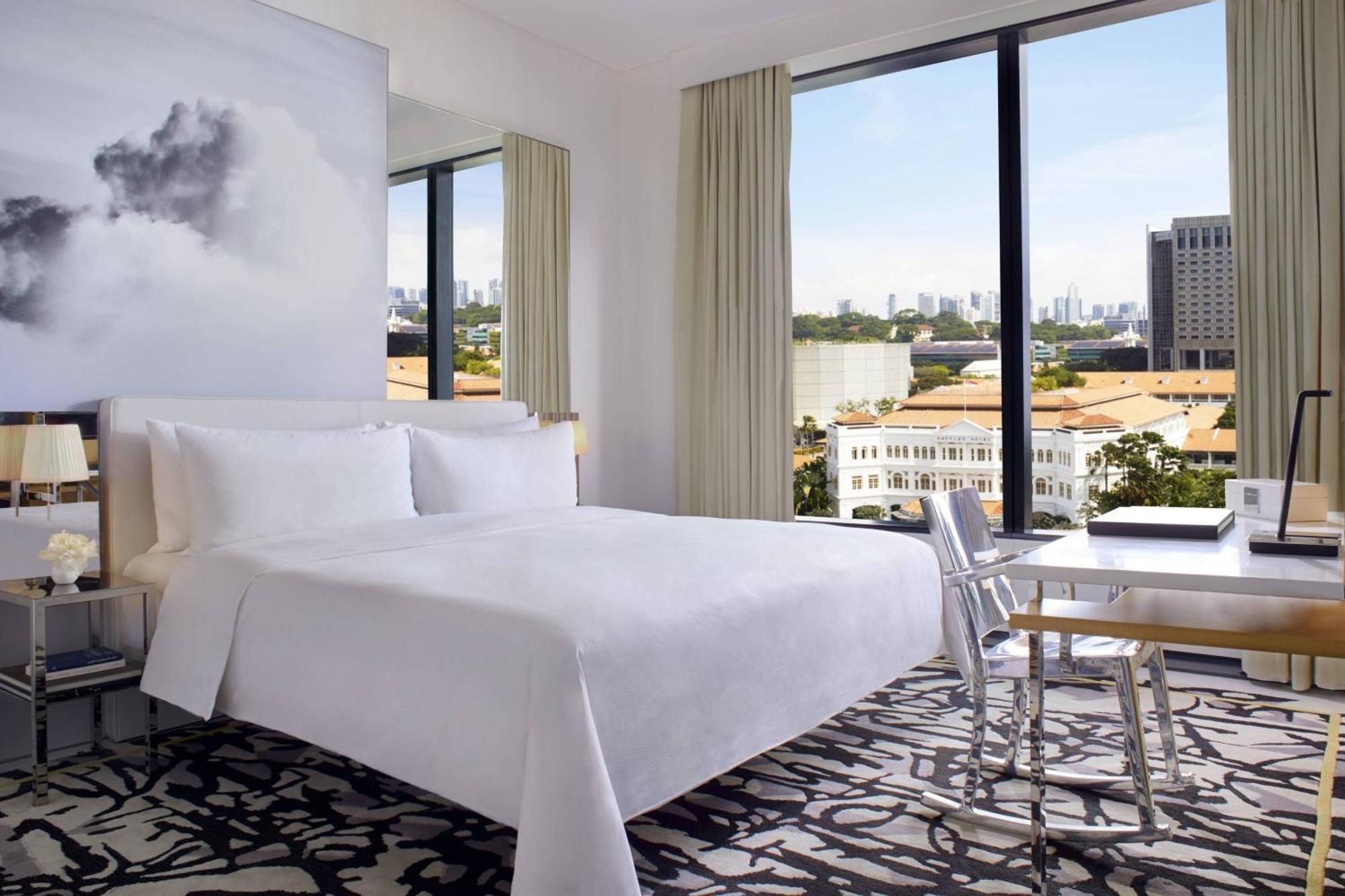 Deluxe, Guest Room, 1 King,1537508374:JPEG