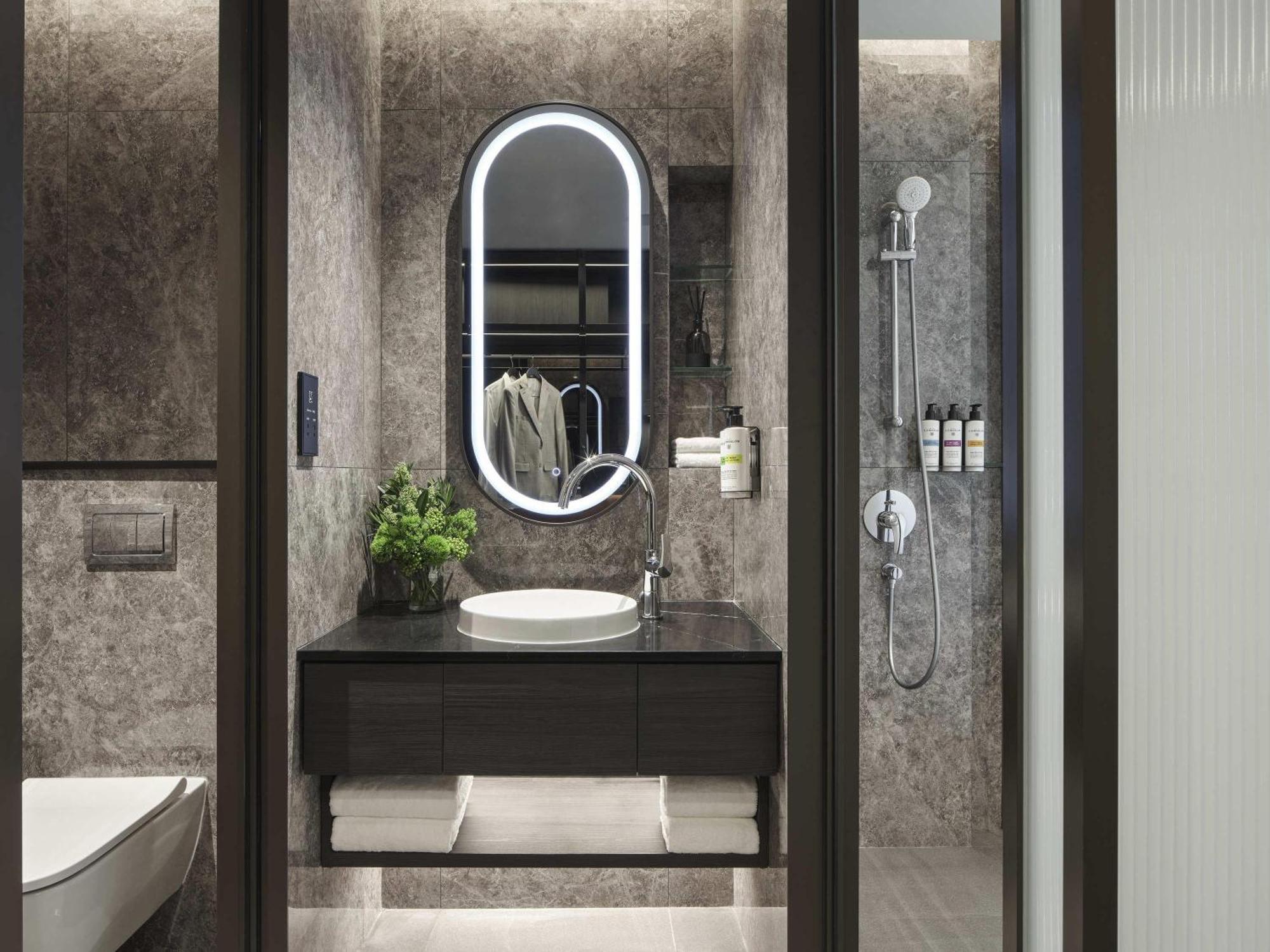 Executive Twin Room Lounge Access High Floor
