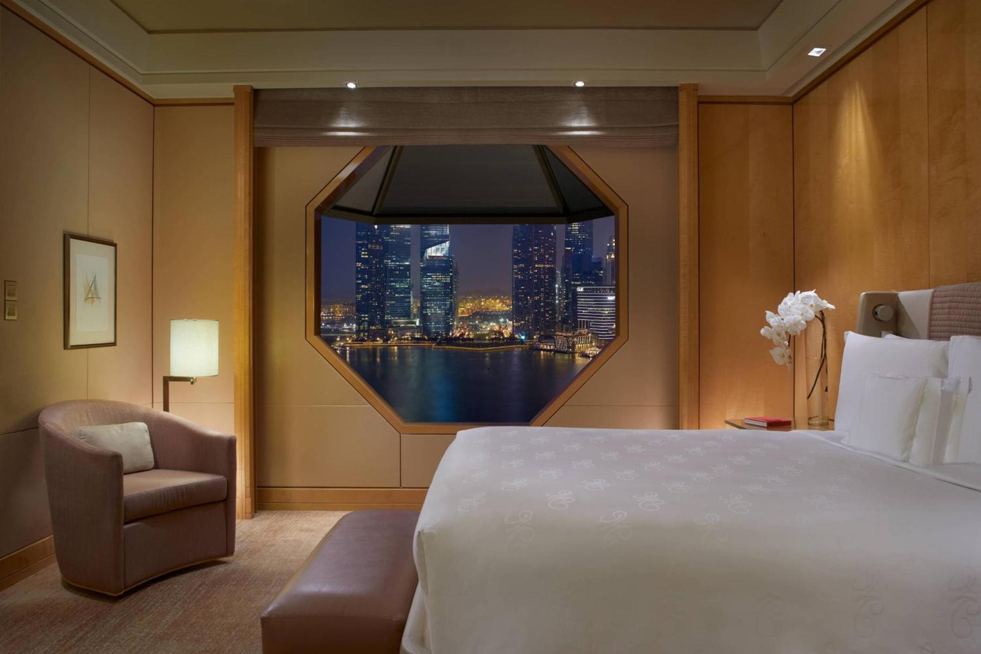 Deluxe Suite, 1 King Bed, Marina Bay View