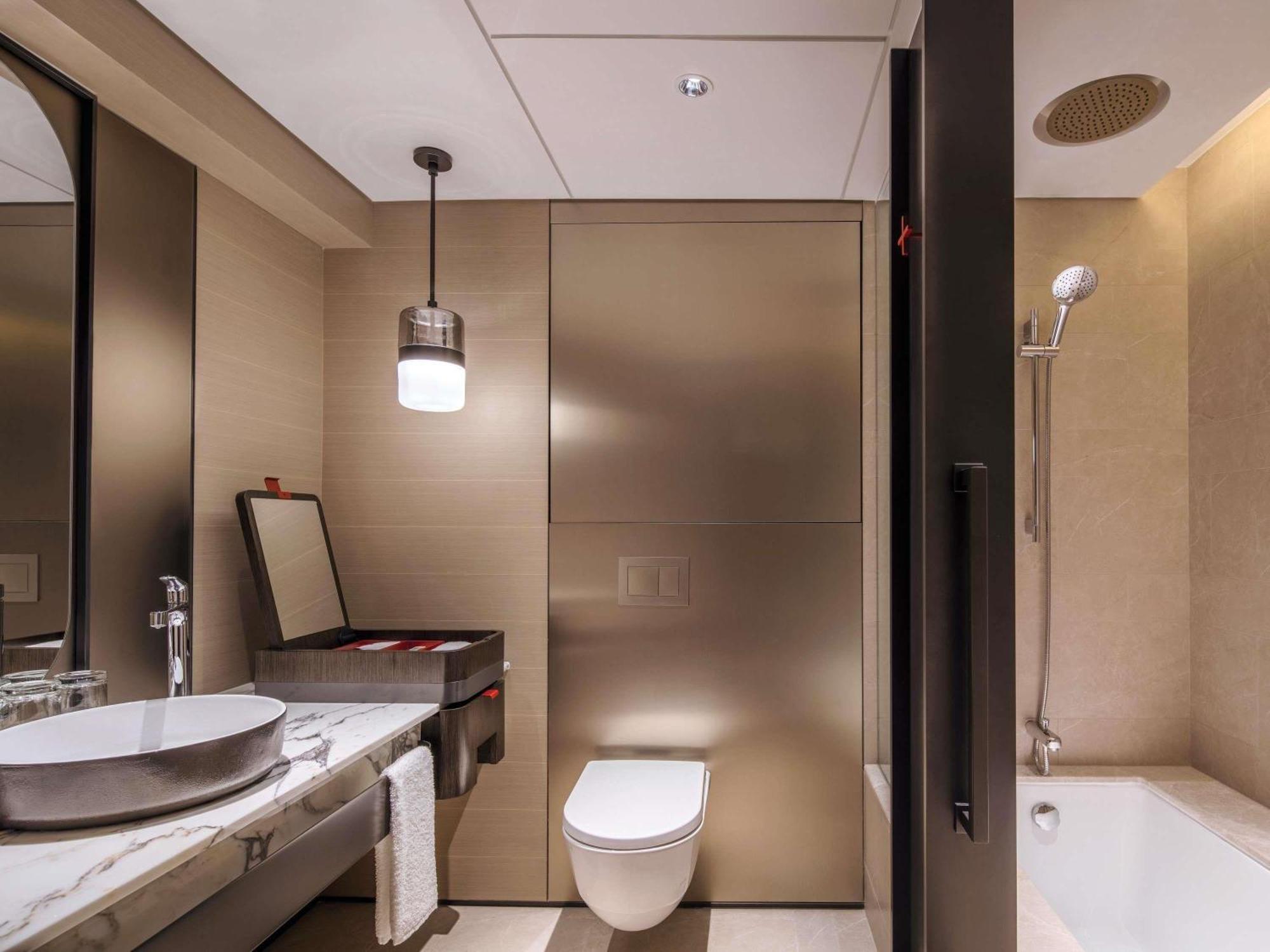 Executive Prestige 2 Doubles Lounge Access High Floor Balcony Marina Bay View