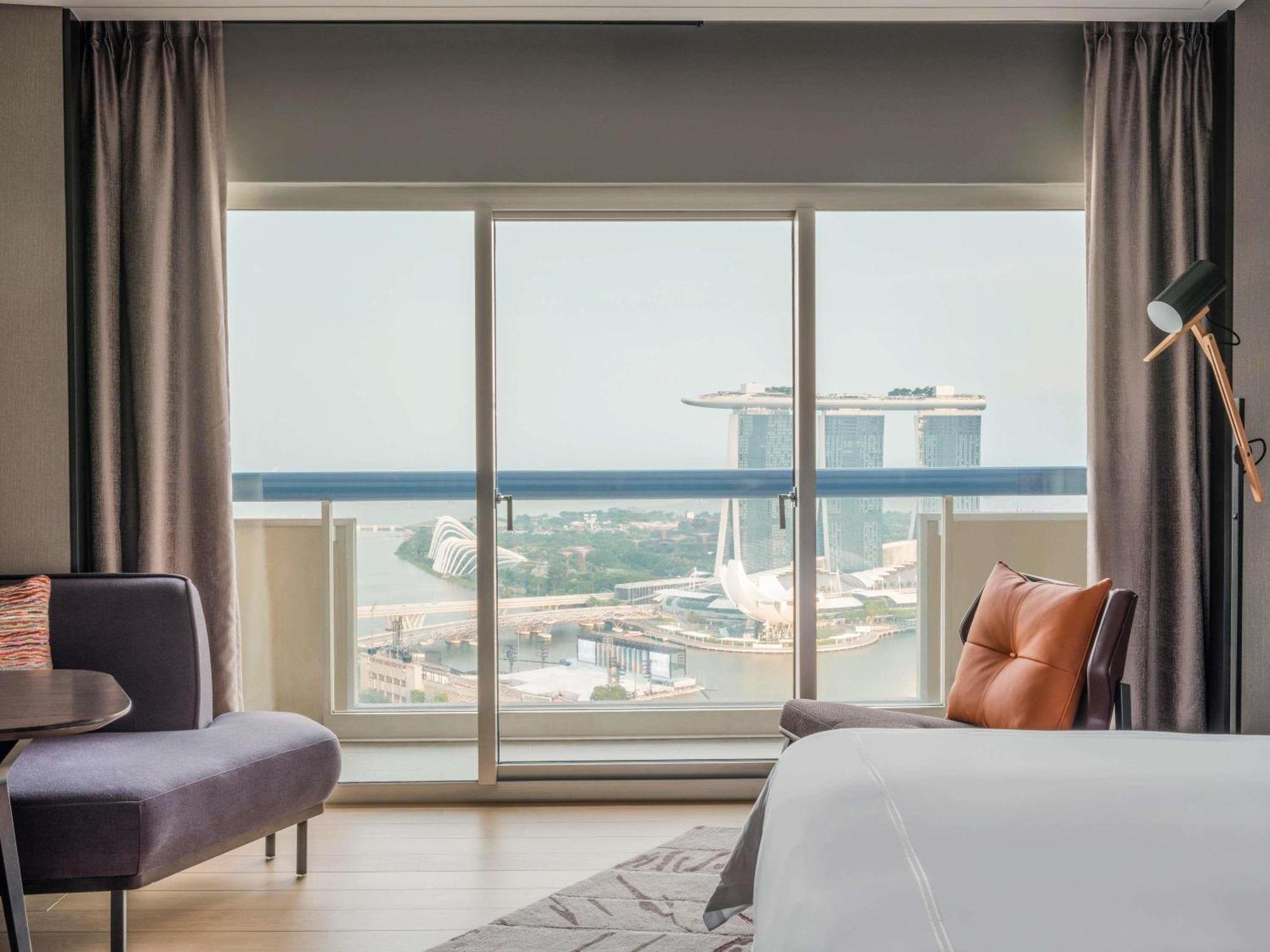 Executive Prestige 2 Doubles Lounge Access High Floor Balcony Marina Bay View